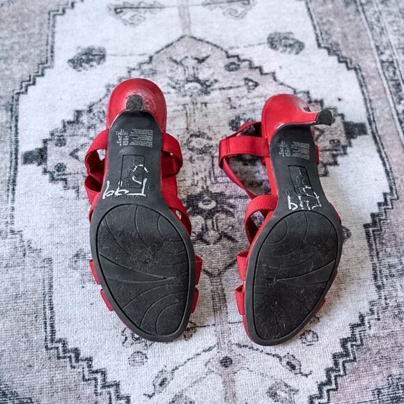 Red elastic strapped heel ~worn once - Picture 6 of 6